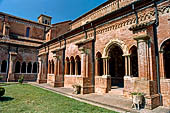 Abbazia di Chiaravalle della Colomba (Piacenza) - Il chiostro 